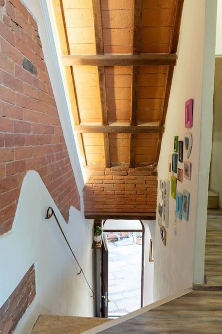 Casa Vacanze L'Angolo Fiorito Bettolle Extérieur photo