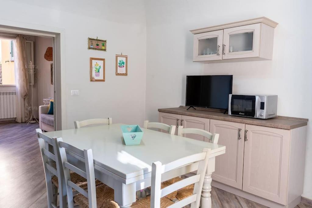 Casa Vacanze L'Angolo Fiorito Bettolle Extérieur photo