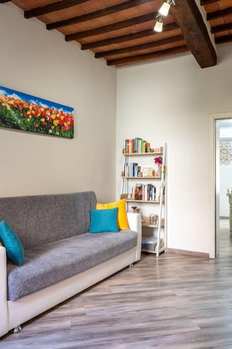 Casa Vacanze L'Angolo Fiorito Bettolle Extérieur photo
